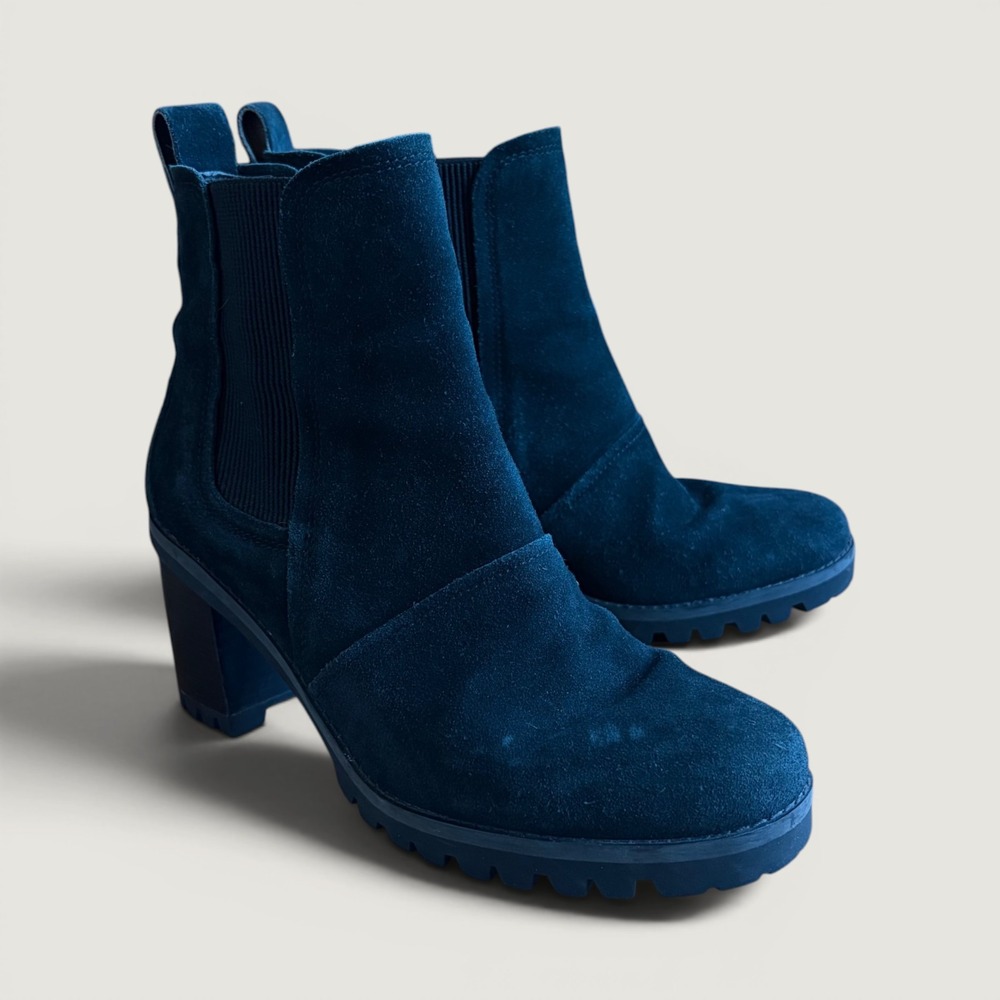 UGG 8.5 Markstrum Black Waterproof Suede Chelsea Boots Lug Sole Stacked Heel